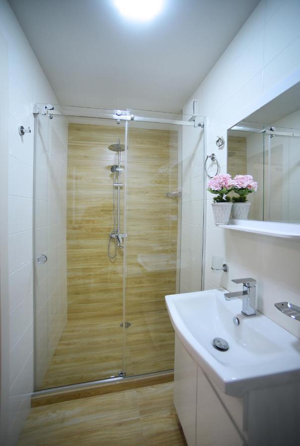 City Lux Hotel Tbilisi Buitenkant foto