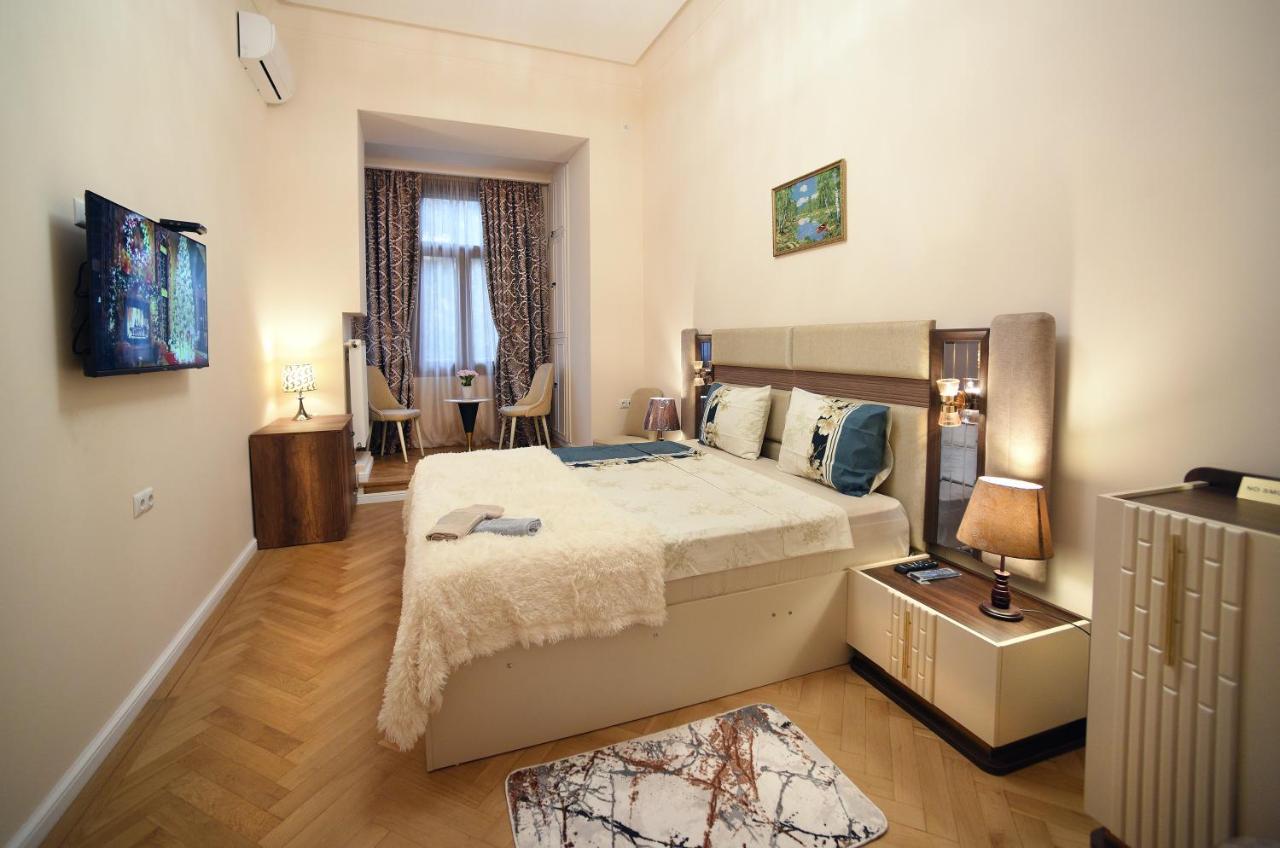 City Lux Hotel Tbilisi Buitenkant foto