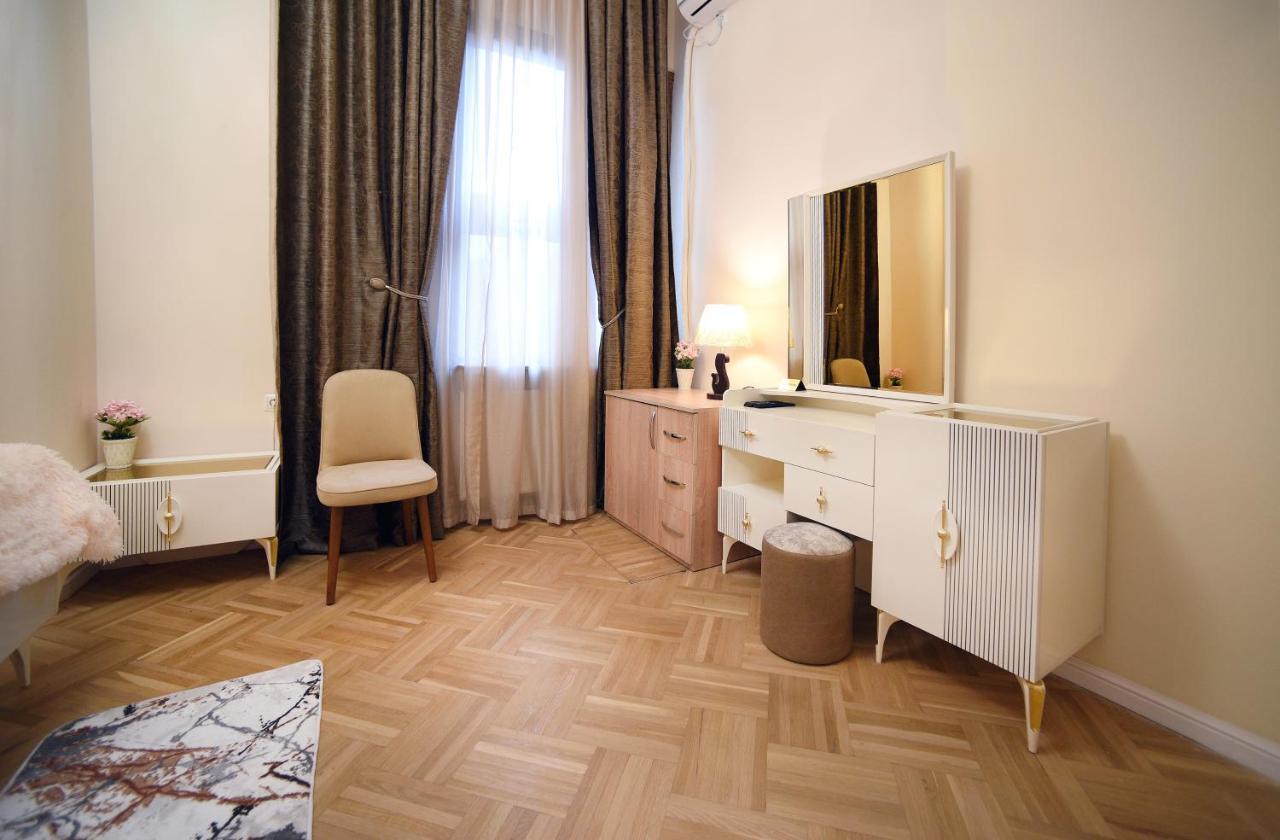 City Lux Hotel Tbilisi Buitenkant foto