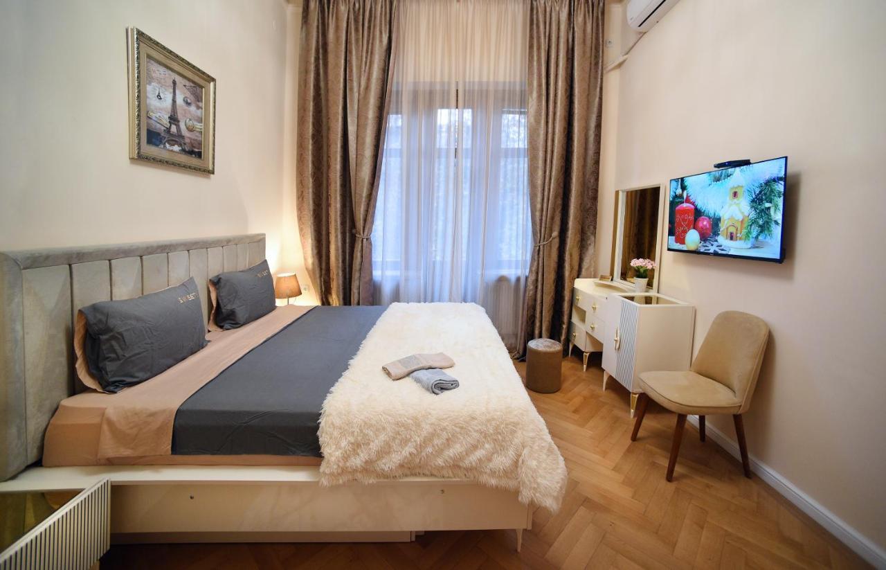 City Lux Hotel Tbilisi Buitenkant foto